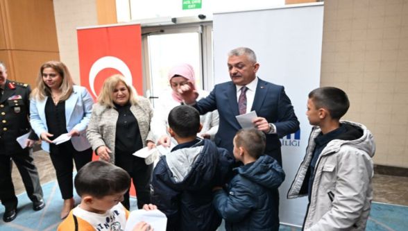 Vali Ersin Yazıcı'nın Bayramın İlk Programı Çocuklara Oldu